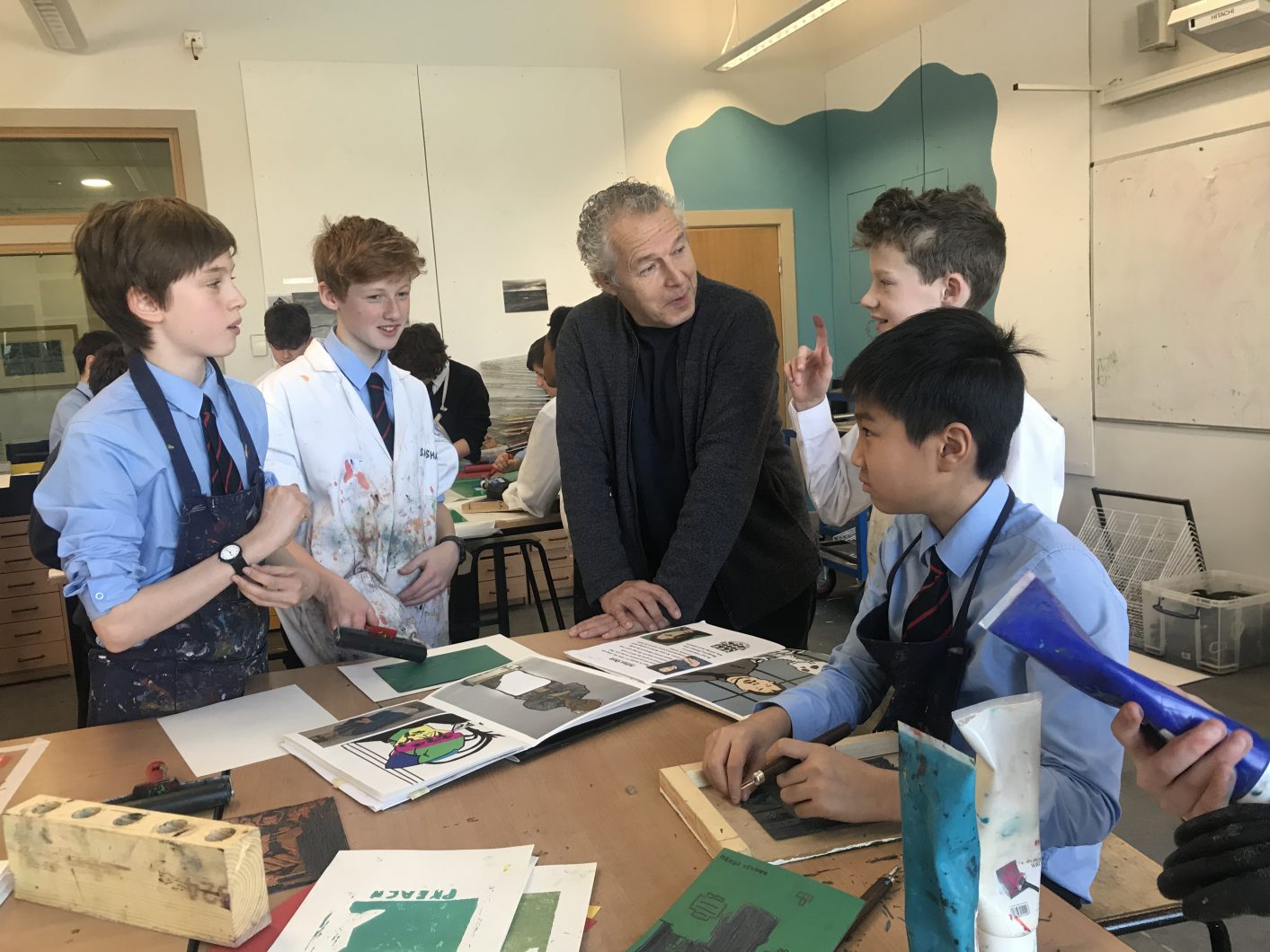 Julian Opie with Magdalen College School pupils in art studio